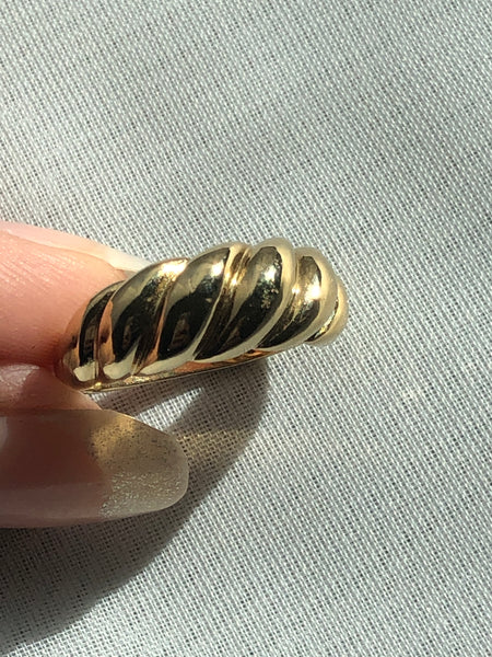 croissant ring ♡